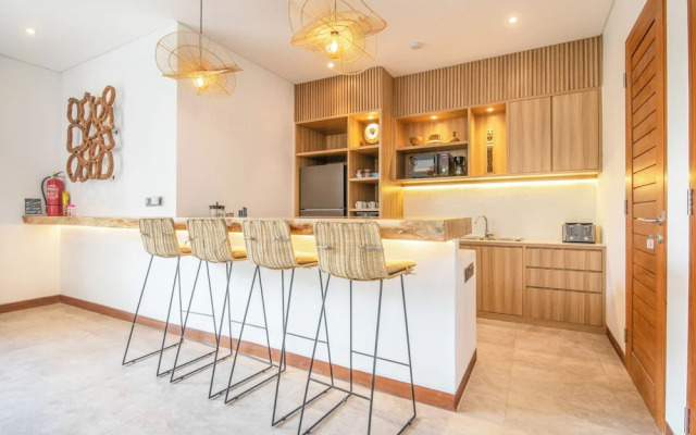 Coastal Comfort: Cozy 4BR Villa, 5 Min Walk to Finns Beach