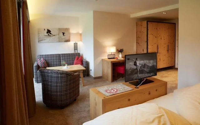 Almhotel Told