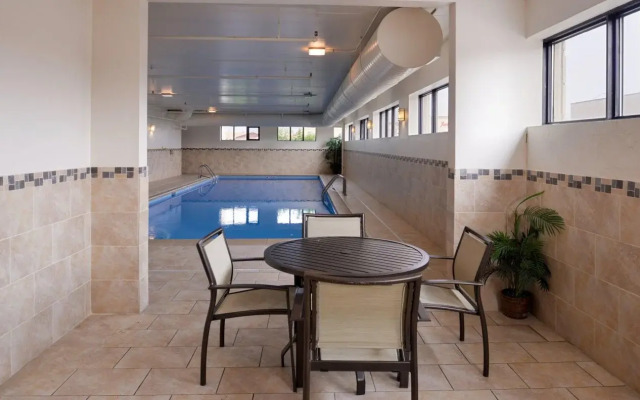 Holiday Inn Express Crestwood by IHG