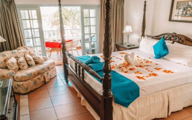 Savannah Beach Club Hotel