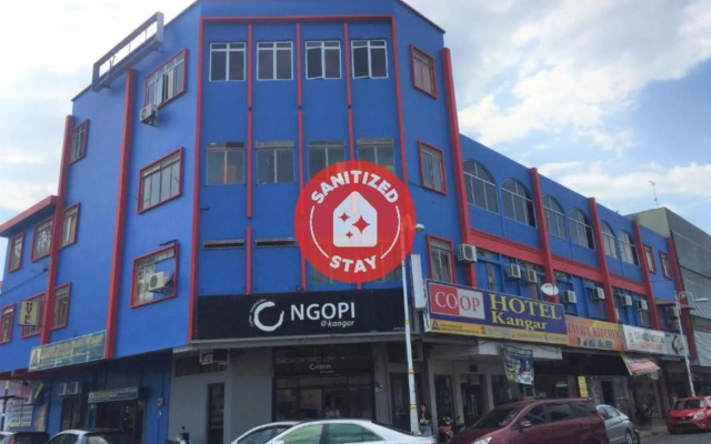 Super OYO 90039 Coop Hotel Kangar