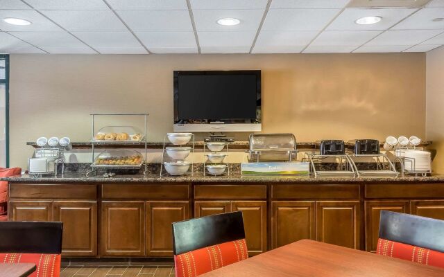 Comfort Suites Near Casinos Norwich-Uncasville CT