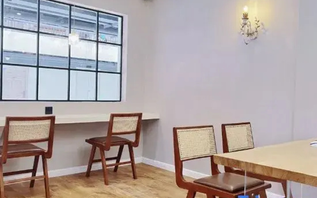 Qingpu Art Hotel