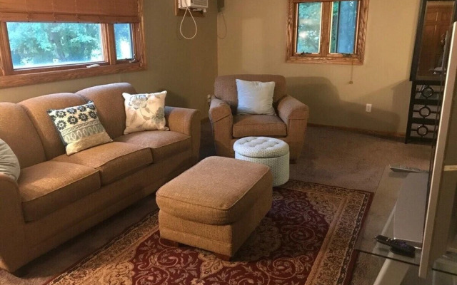 Updated and Cozy 2-bedroom in Rochester