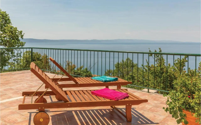 Two-Bedroom Holiday Home in Tucepi