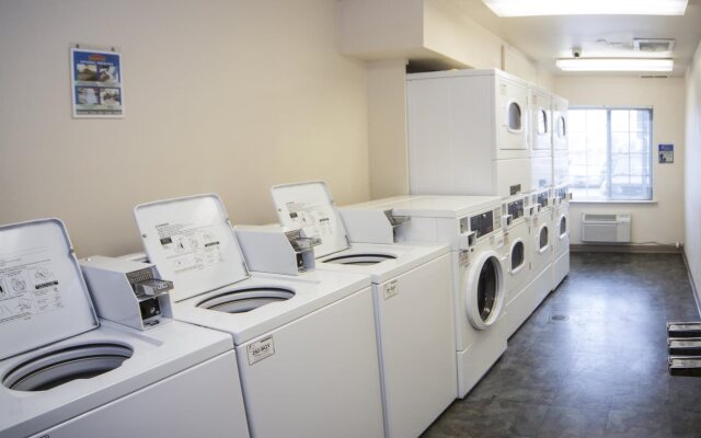 WoodSpring Suites Evansville East