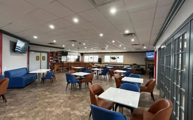 Ramada Waupaca
