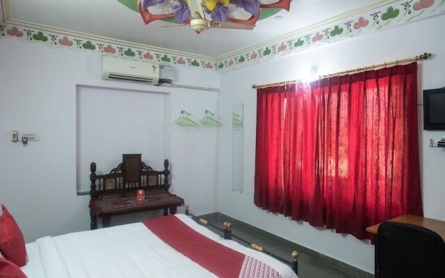 OYO 12250 Home Kesar Vilas near Trident Udaivilas
