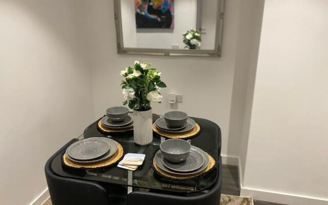 Immaculate 3-bed Apartment Homes in London