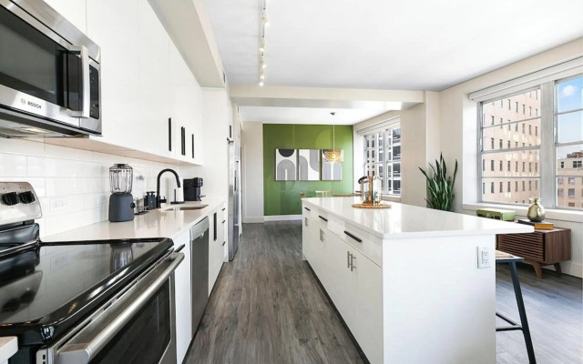 NOLA Charm Luxury 4-Bed Retreat Steps from French Quarter