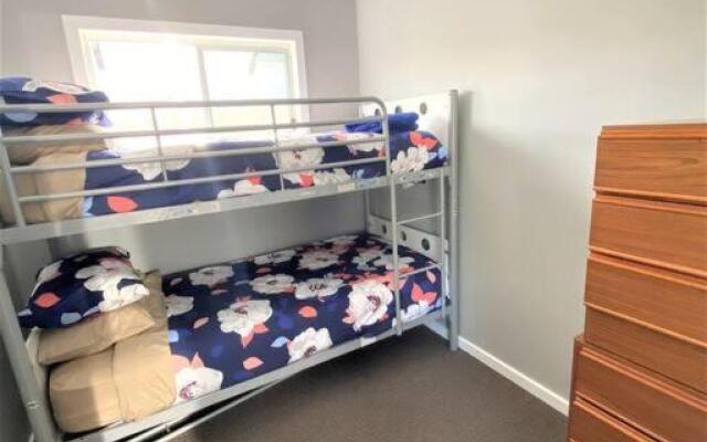 Chill at our Igloo cottage - 100m stroll to beach – Guest Rooms – Portarlington