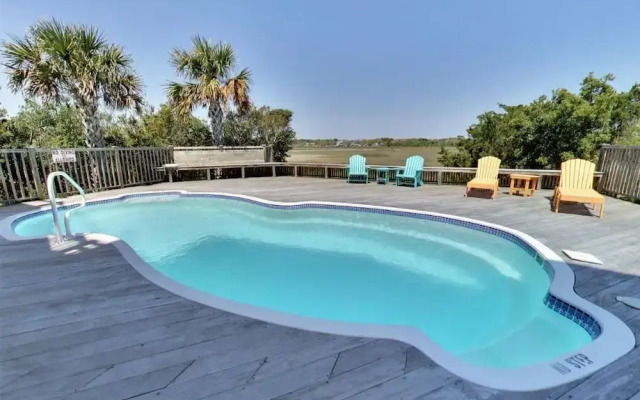 Beach Crew 4 Bedroom Home by RedAwning