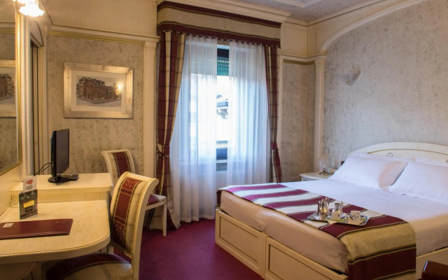 Colomba D'Oro Hotel