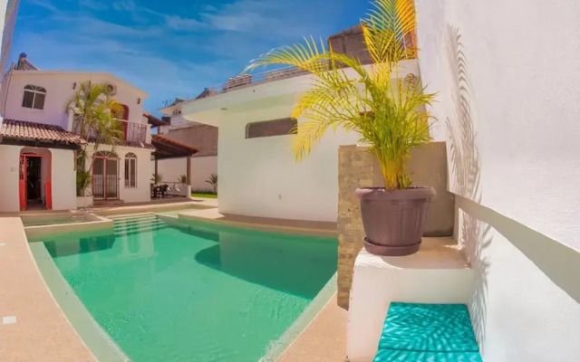 Hotel Rega Suites Guayabitos - Family & Kitchen