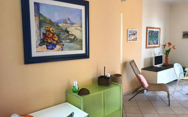 Orange Apartment 100 Meters From The Sea
