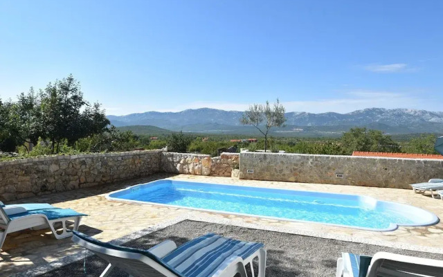 Welcoming Holiday Home in Ugljane With Swimming Pool