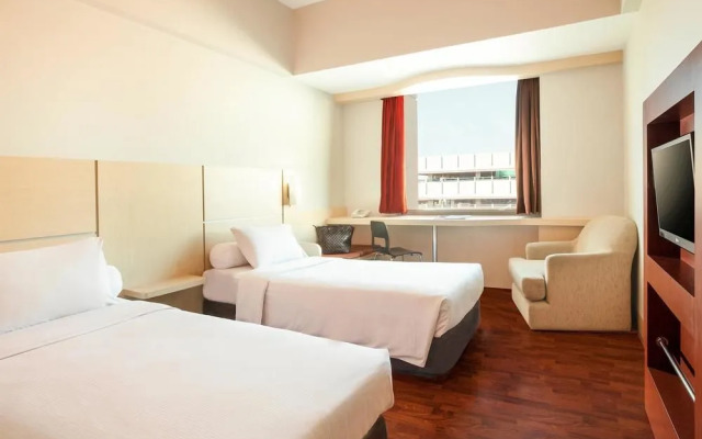 Ibis Mangga Dua & Apartments