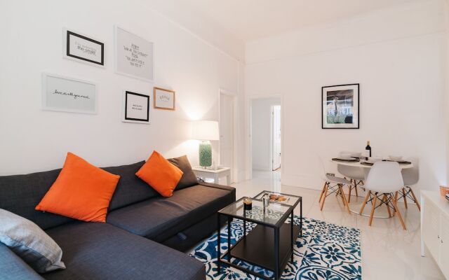 Bright Hazlitt Road Apartment