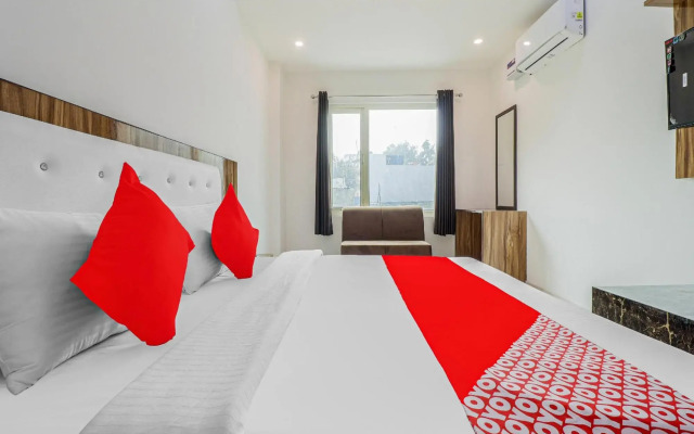 OYO Flagship 86255 Hotel Elite Inn