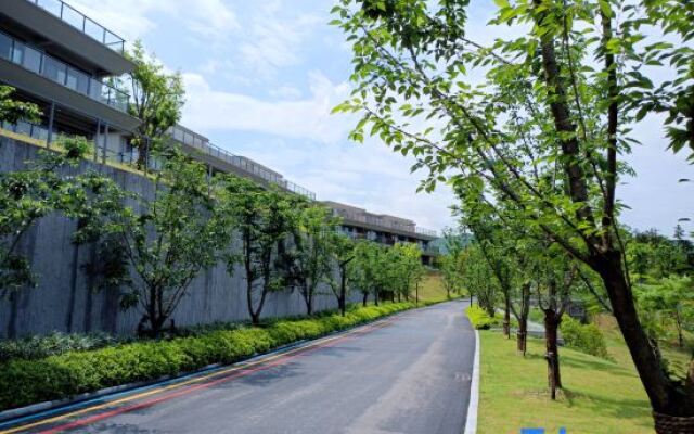 Zaishui Yifang Holiday Hotel