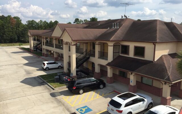 Super 8 by Wyndham Humble/Fm 1960/Hwy 59