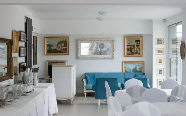 Light Blue Luxury Rooms