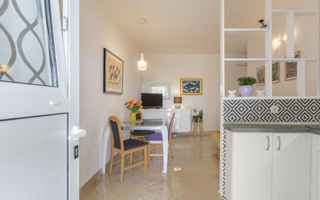 Apartments Matea - 20m from sea