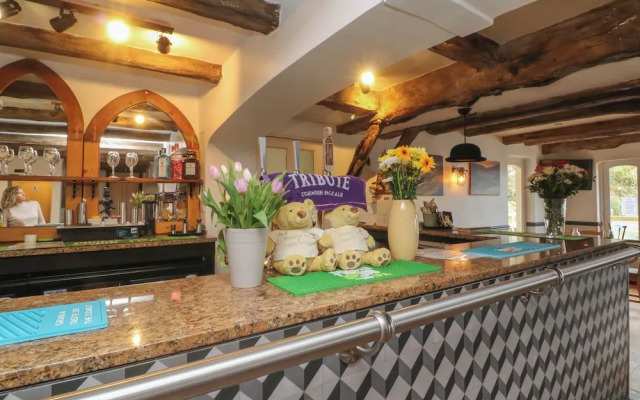 Chalet Log Cabin L7
