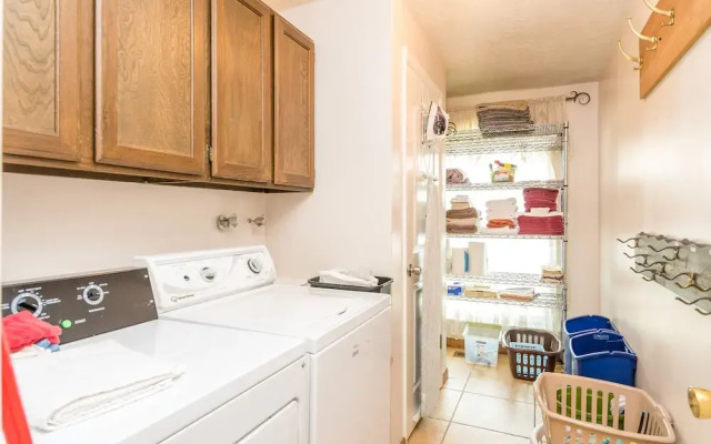 Family Crash Pad near SLC