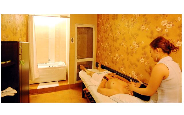 Bamboo Green Central Hotel