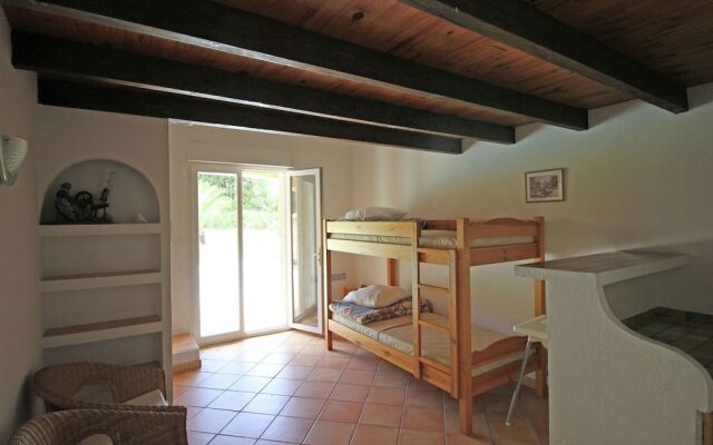 Villa With air Conditioning and Private Pool 1 km From Saint-paul-en-foret and 35 km From the sea