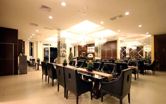 Formosa Fashion House