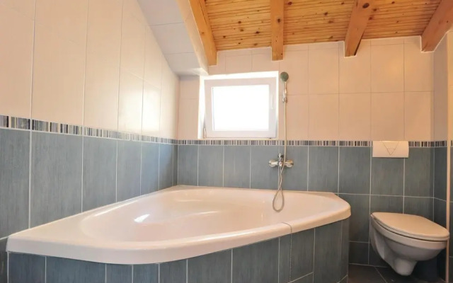 Beautiful Home in Brist With 2 Bedrooms and Wifi