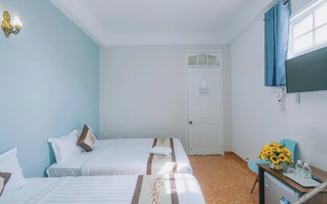 Khai Hoang Hotel
