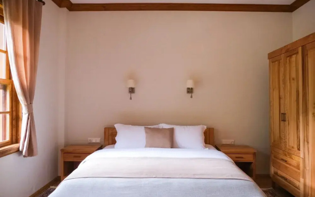 Hakoni House
