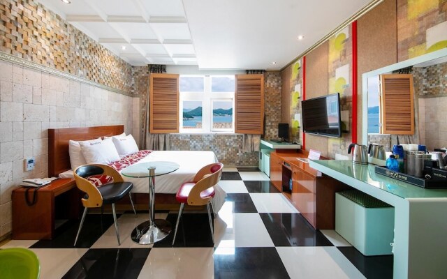 Yeosu King Pension Tel