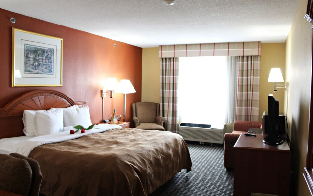 Quality Inn & Suites Cincinnati Sharonville