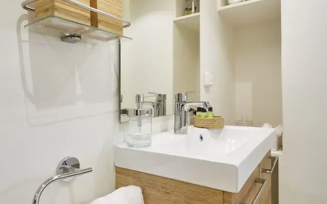 Chloe Boutique Apartments