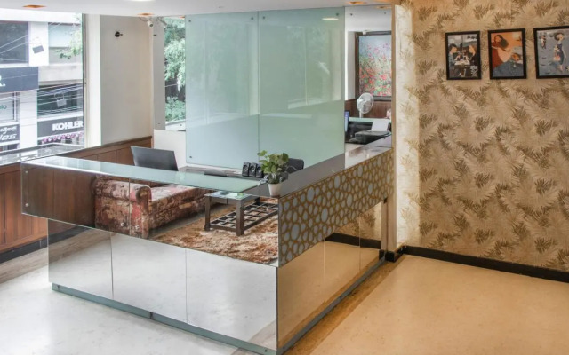 Omatra Hotel Infantry Road