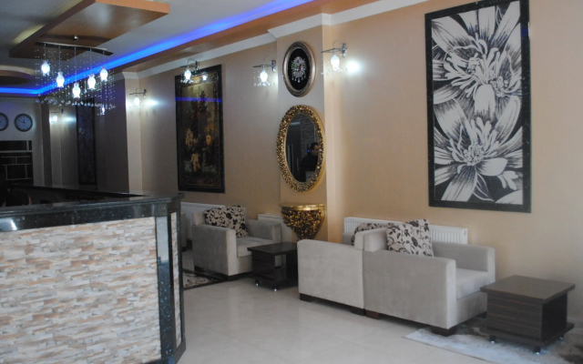 Diamond Suite & Residence