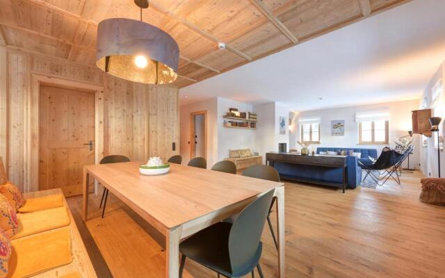Chalet Silver Fox