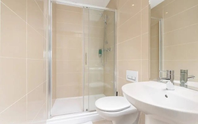 Skyvillion 2bed Enfield Flat W Balcony - Parking