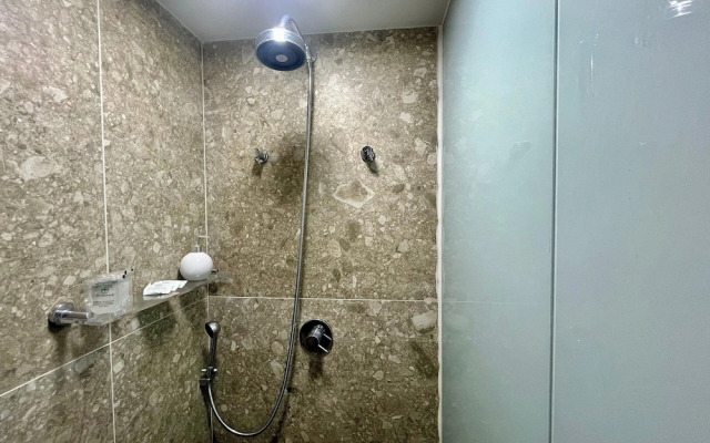 Setai Yacht Comfort II - By Almare Flats