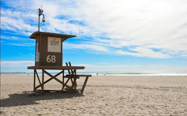 Newport Beach House (2 blocks from the Sand)