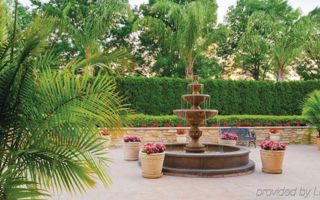 Radisson Hotel Freehold