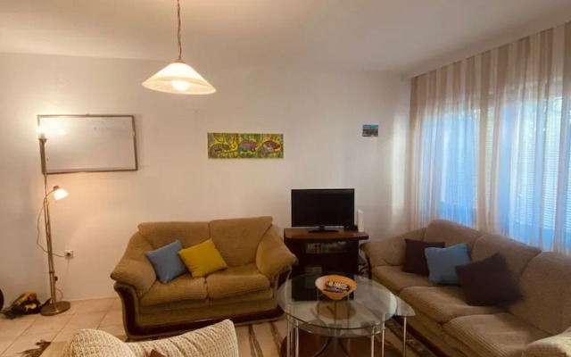 Den Hostel
