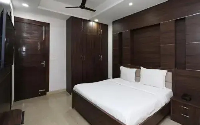 The Signature Hotel By OYO Rooms
