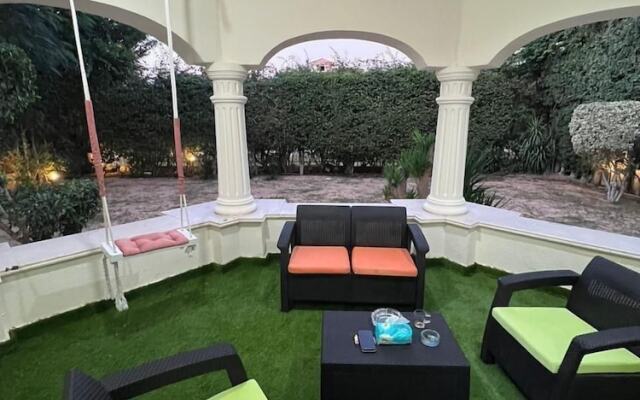 Villa With Garden In Beverly Hills