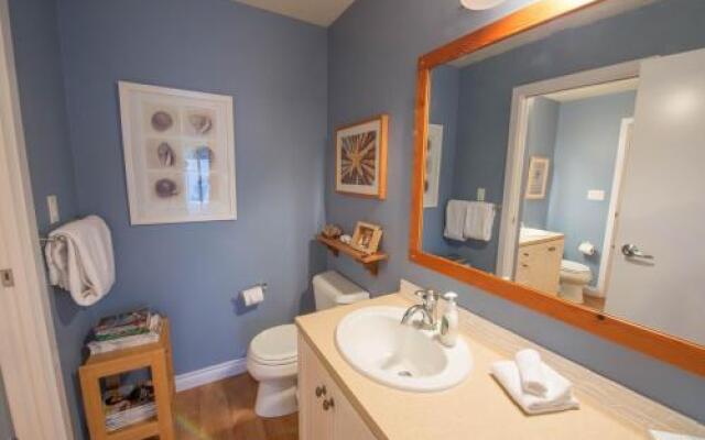 Luxury 2BR Oceanfront Condo by OnlyBC 201