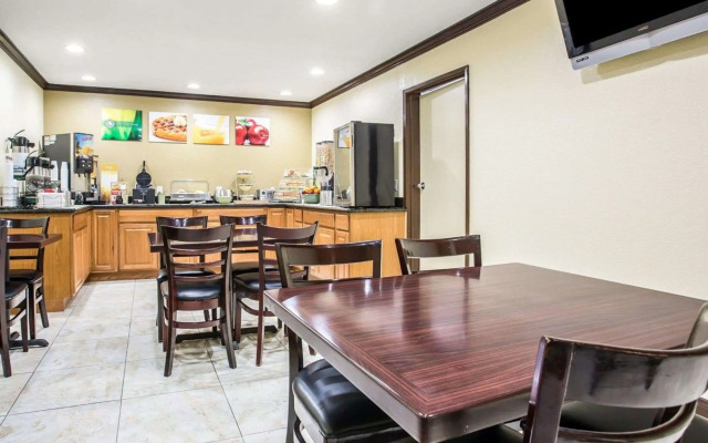 Quality Inn San Diego I-5 Naval Base